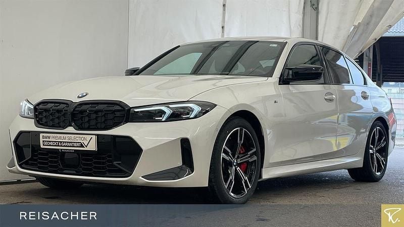 Mineralweiß metallic Gebraucht 2025 BMW M340 Comfort Edition Limousine | 62.349 € (Guter Preis) - Bild 1/4