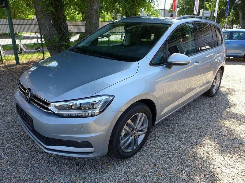 Silber Gebraucht 2024 VW Touran Comfortline Van / Kleinbus | 34.980 € (Fairer Preis) - Bild 1/4