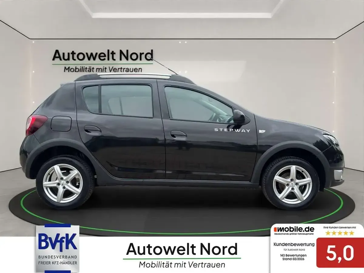 Gebraucht Dacia Sandero Prestige 90 PS (66 kW) 2014 Perlmuttschwarz Kleinwagen