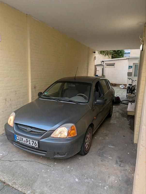 Gebraucht Kia Rio 81 PS (59 kW) 2003 Silber Kleinwagen