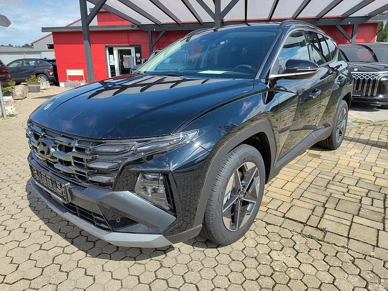 Grau Neu 2025 Hyundai Tucson Select SUV | 32.390 € (Superpreis) - Bild 1/4