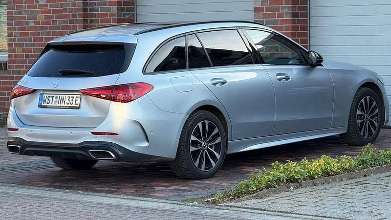 Gebraucht Mercedes C300e 313 PS (230 kW) 2023 Silber Limousine