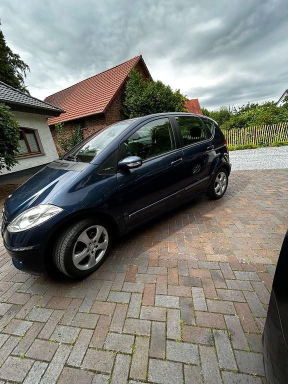 Blau Gebraucht 2008 Mercedes A150 Avantgarde Van / Kleinbus | 2.950 € (Fairer Preis) - Bild 1/4