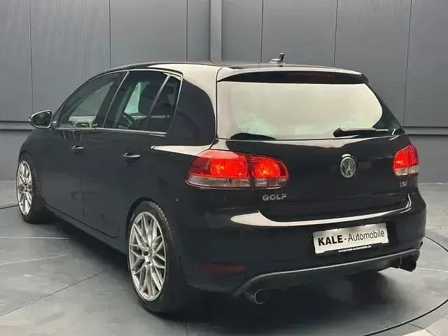 Gebraucht VW Golf VII Style 122 PS (89 kW) 2012 Deep black perleffekt Limousine