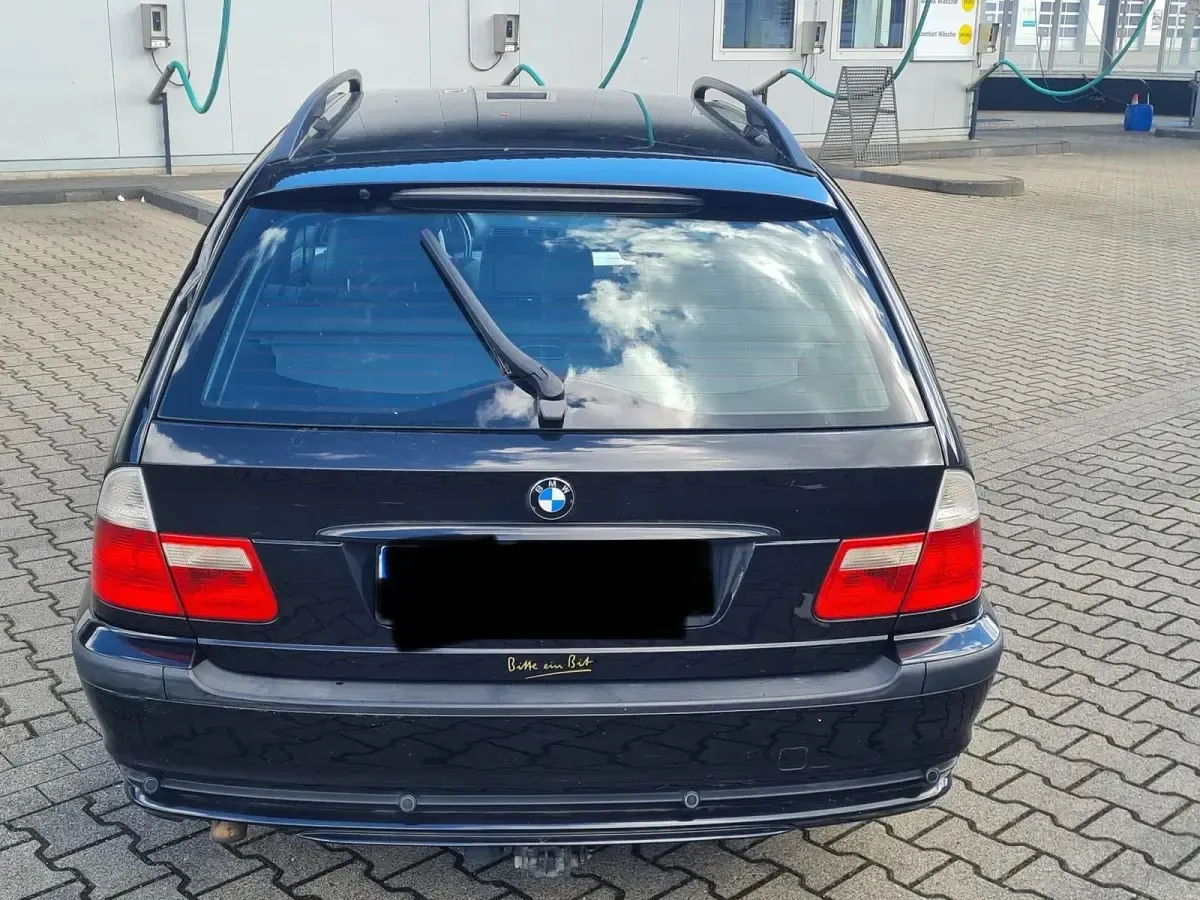 Gebraucht BMW 320 108 PS (79 kW) 2003 Schwarz Kombi