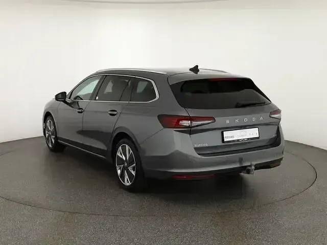 Usata Skoda Superb Selection 193 CV (141 kW) 2024 Grigio Station wagon