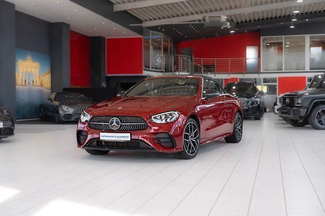 Rot Gebraucht 2021 Mercedes E400 AMG line Cabrio | 51.980 € (Fairer Preis) - Bild 1/4