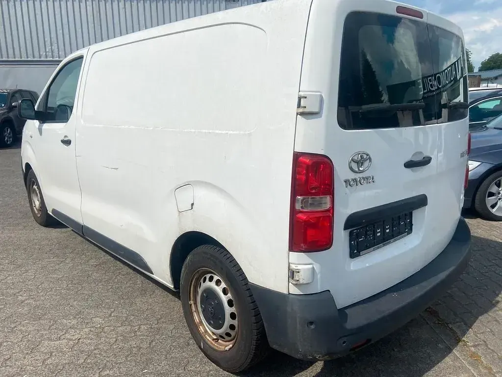 Gebraucht Toyota Proace 120 PS (88 kW) 2019 Weiß Van / Kleinbus