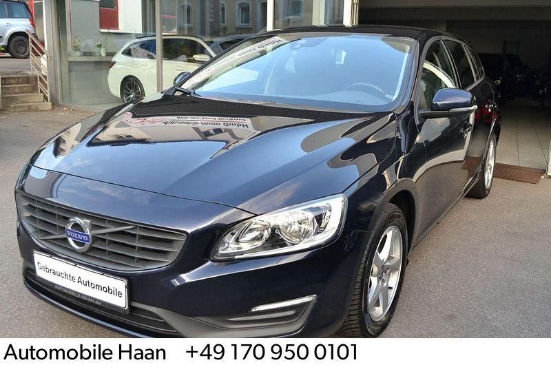 Blau Gebraucht 2016 Volvo V60 Business Edition Kombi | 7.950 € (Guter Preis) - Bild 1/4