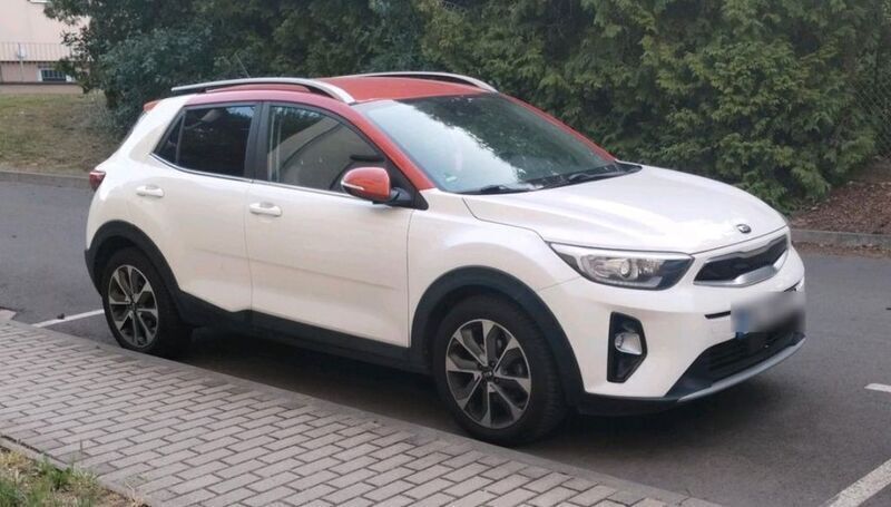Weiß Gebraucht 2018 Kia Stonic Vision SUV | 12.999 € (Guter Preis) - Bild 1/3