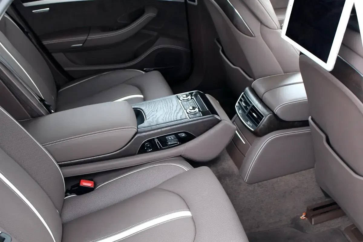 Gebraucht Audi A8 Design 250 PS (183 kW) 2014 Schwarz Limousine