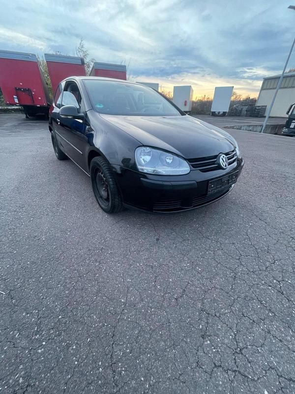 Schwarz Gebraucht 2004 VW Golf V Kleinwagen | 2.800 € (Fairer Preis) - Bild 1/4