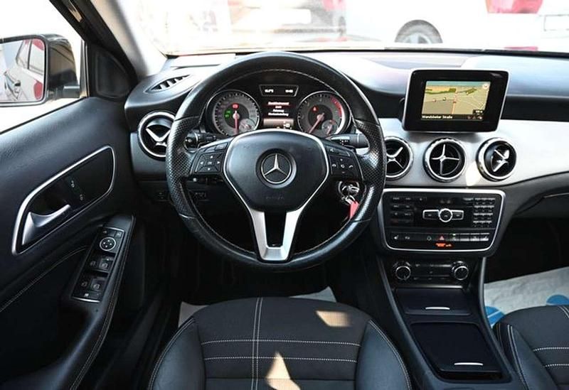 Gebraucht Mercedes GLA220 177 PS (130 kW) 2015 Schwarz SUV