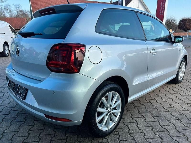Gebraucht VW Polo LOUNGE 60 PS (44 kW) 2015 Silber Kleinwagen