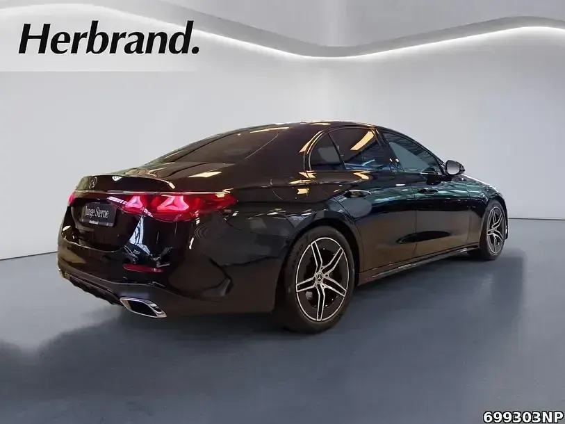 Gebraucht Mercedes E220 AMG 197 PS (144 kW) 2025 Metalliclack obsidianschwarz Limousine