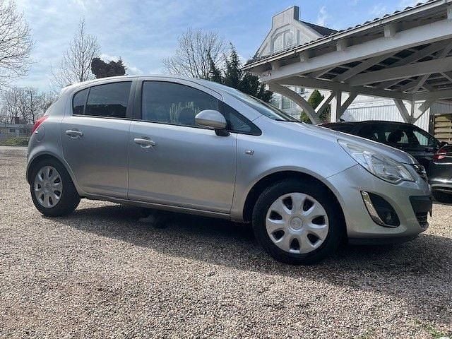 Gebraucht Opel Corsa Selection 101 PS (74 kW) 2011 Silber Kleinwagen