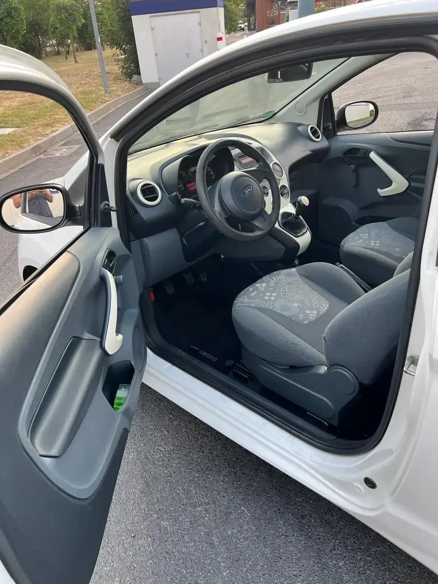 Gebraucht Ford Ka 68 PS (50 kW) 2015 Weiß Kleinwagen