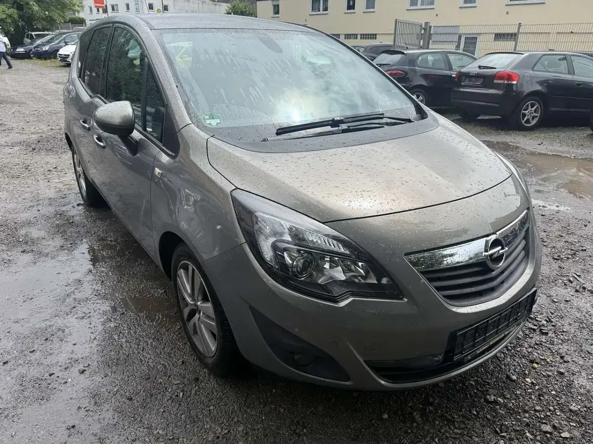 Gebraucht Opel Meriva Edition 101 PS (74 kW) 2011 Braun Van / Kleinbus
