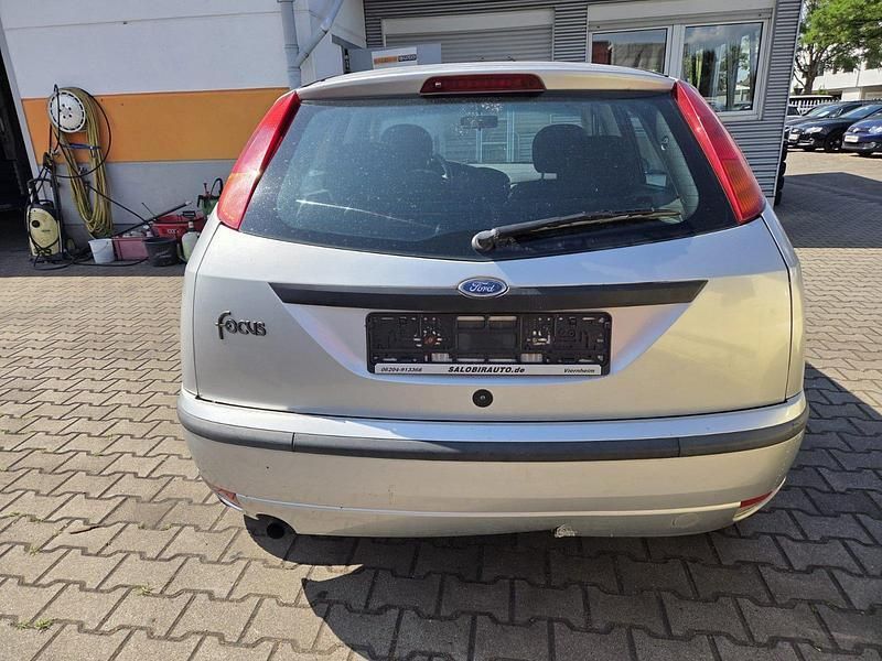 Usata Ford Focus 101 CV (74 kW) 2004 Argento Berlina
