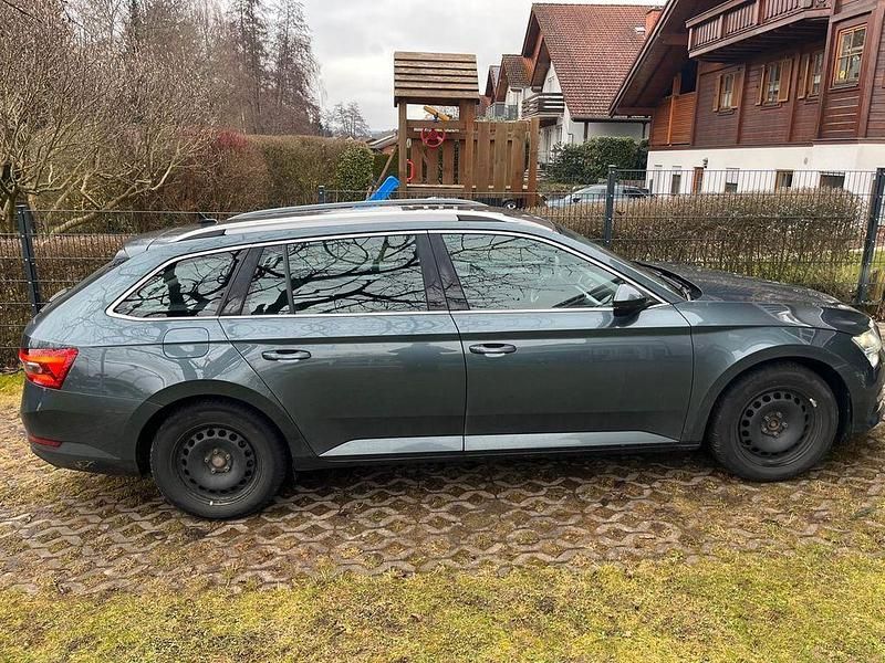 Gebraucht Skoda Superb Ambition 150 PS (110 kW) 2019 Grau Kombi