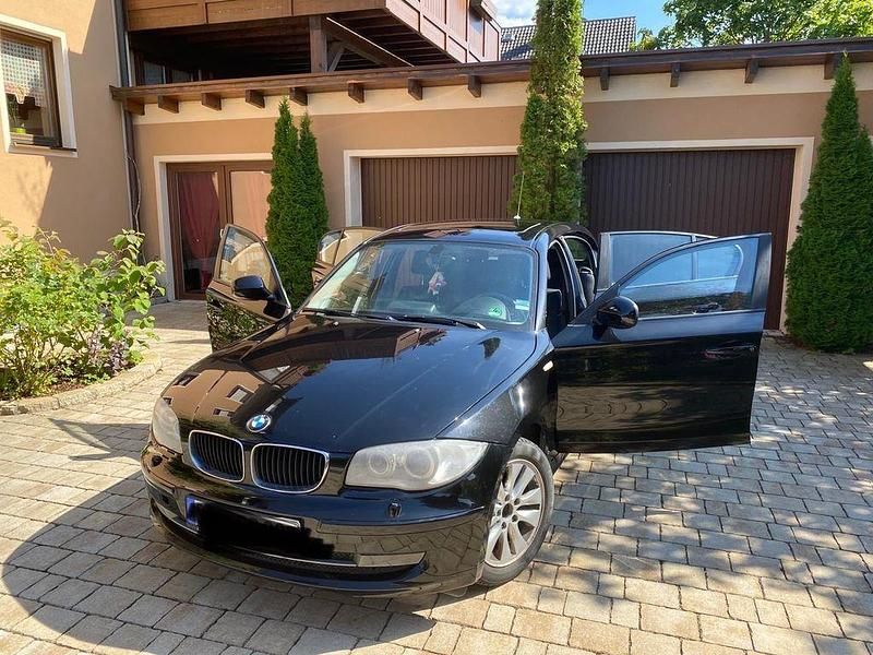Schwarz Gebraucht 2011 BMW 116 Advantage Kleinwagen | 6.500 € (Fairer Preis) - Bild 1/4