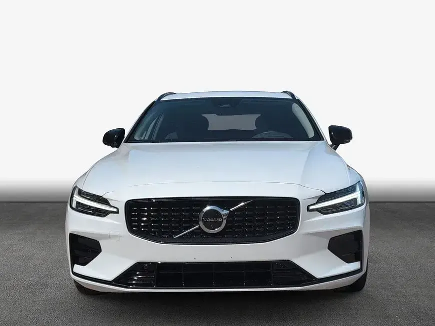 Gebraucht Volvo V60 Plus 197 PS (144 kW) 2025 Crystal weißperleffekt Kombi