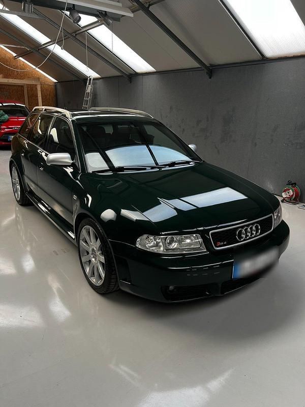 Grün Gebraucht 2001 Audi RS4 Sport Kombi | 62.000 € - Bild 1/4