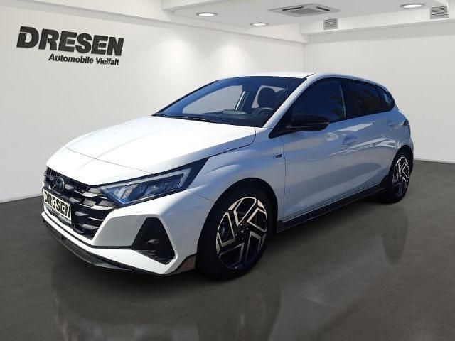 Atlas white / sol Neu 2025 Hyundai i20 N Line Limousine | 25.890 € (Fairer Preis) - Bild 1/4