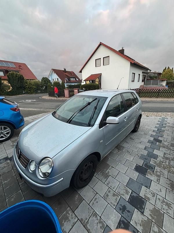 Silber Gebraucht 2005 VW Polo Limousine | 700 € (Superpreis) - Bild 1/4