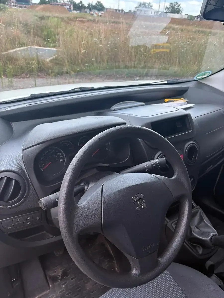 Gebraucht Peugeot Bipper 75 PS (55 kW) 2015 Weiß Van / Kleinbus
