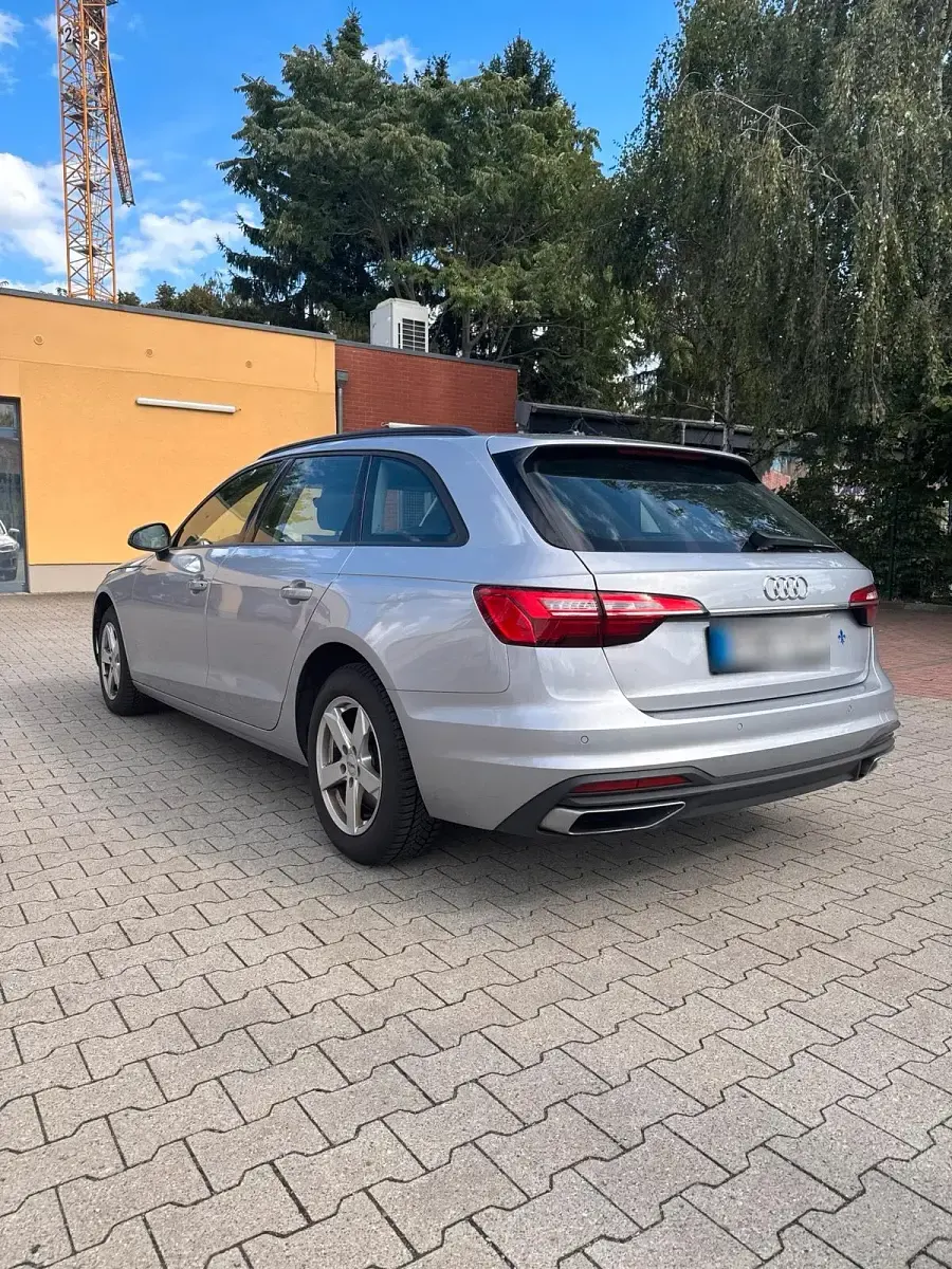 Gebraucht Audi A4 163 PS (119 kW) 2021 Silber Kombi