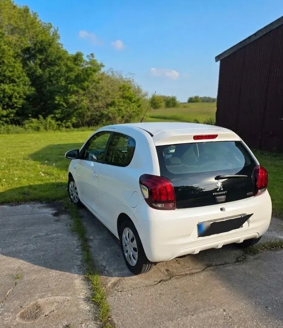 Gebraucht Peugeot 108 Active 72 PS (52 kW) 2020 Weiß Kleinwagen