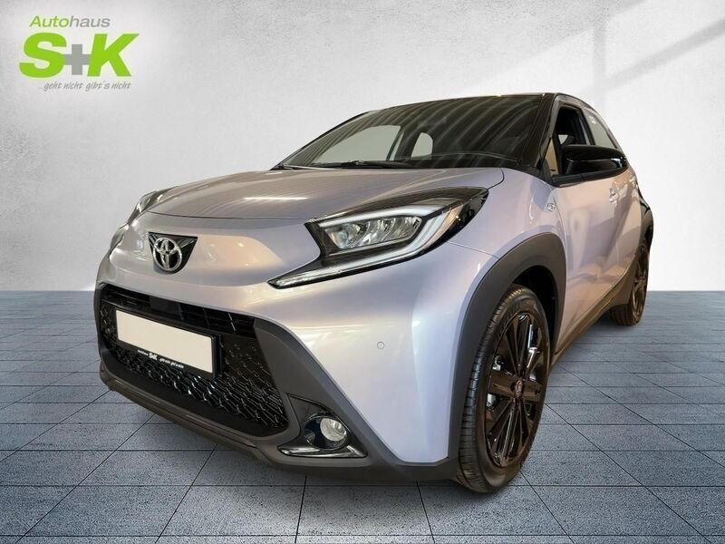 Light purple silver / night sky black (schwarz) Neu 2025 Toyota Aygo Edition Kleinwagen | 23.600 € - Bild 1/4