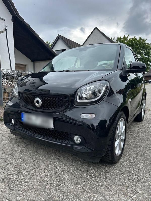 Schwarz Gebraucht 2016 Smart ForTwo Coupé Passion Cabrio | 11.999 € (Fairer Preis) - Bild 1/4