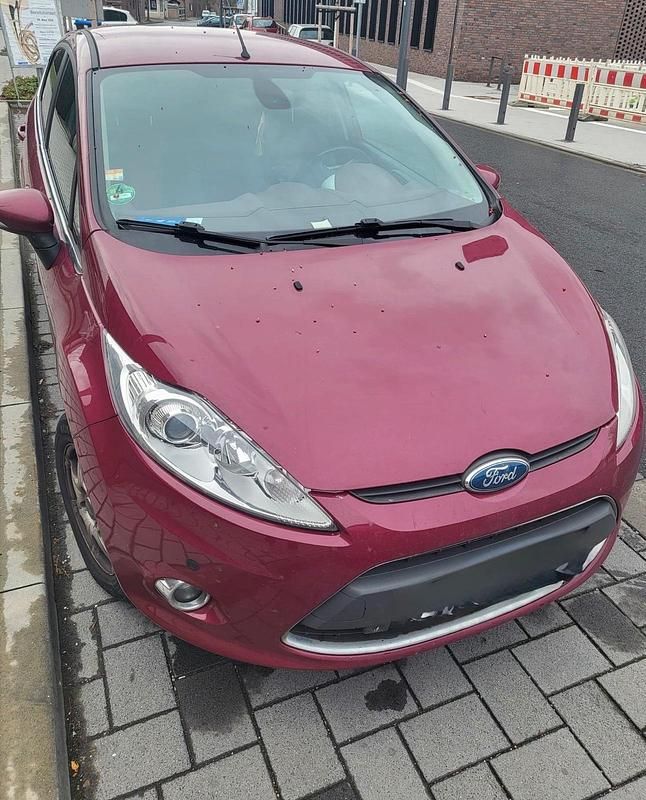 Gebraucht Ford Fiesta 66 PS (48 kW) 2008 Rot Kleinwagen