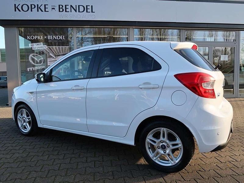 Gebraucht Ford Ka Cool & Sound Edition 86 PS (63 kW) 2017 Oxford white Limousine