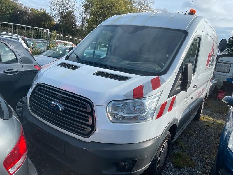 Weiß Gebraucht 2017 Ford Transit Van / Kleinbus | 5.999 € - Bild 1/4