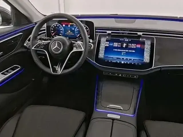 Gebraucht Mercedes E200 2025 Grau Limousine