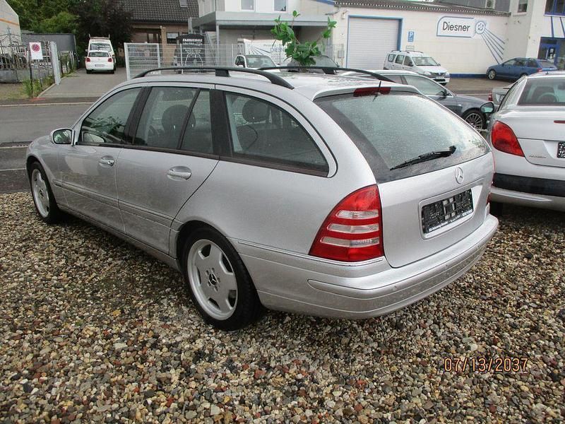 Gebraucht Mercedes C320 218 PS (160 kW) 2002 Silber Kombi