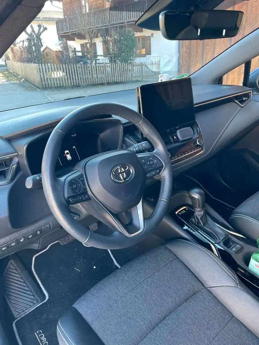 Gebraucht Toyota Corolla Team 140 PS (102 kW) 2024 Blau Limousine
