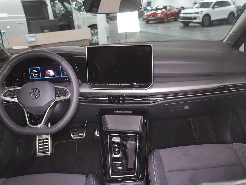 Neu VW Golf VIII Style 150 PS (110 kW) 2025 Delfingrau metallic Limousine