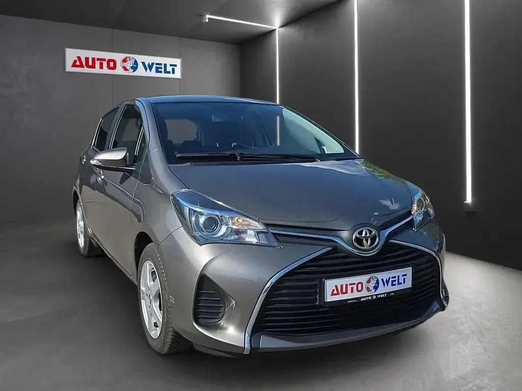 Gebraucht Toyota Yaris 99 PS (72 kW) 2016 Braun Limousine