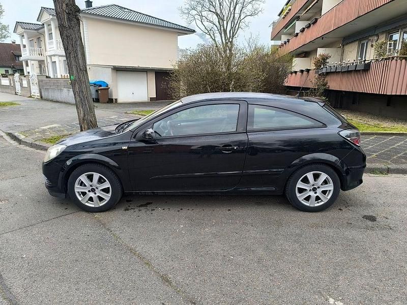 Gebraucht Opel Astra 103 PS (75 kW) 2005 Schwarz Coupé