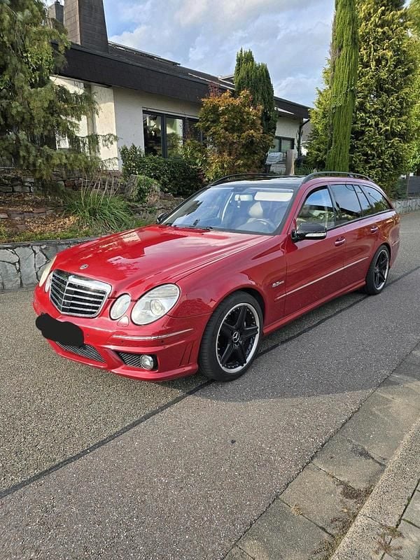 Rot Gebraucht 2008 Mercedes E63 AMG AMG Kombi | 20.900 € (Etwas zu teuer) - Bild 1/4