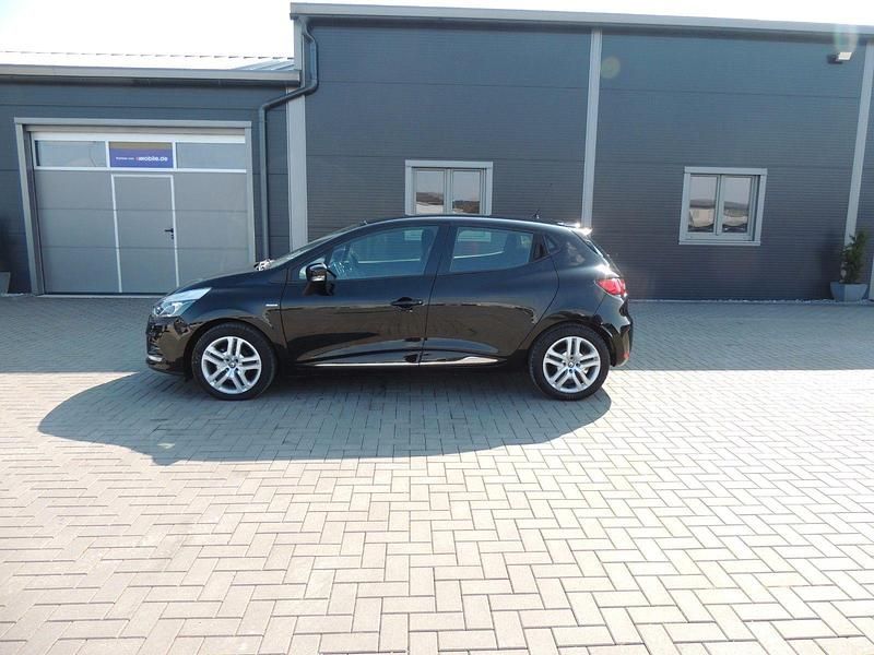 Gebraucht Renault Clio IV LIMITED 76 PS (55 kW) 2018 Schwarz Kleinwagen