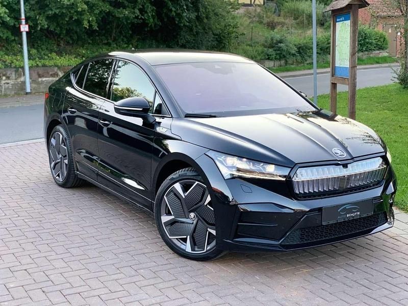 Black magic perleffekt Gebraucht 2022 Skoda Enyaq iV Suite SUV | 46.590 € (Etwas zu teuer) - Bild 1/4