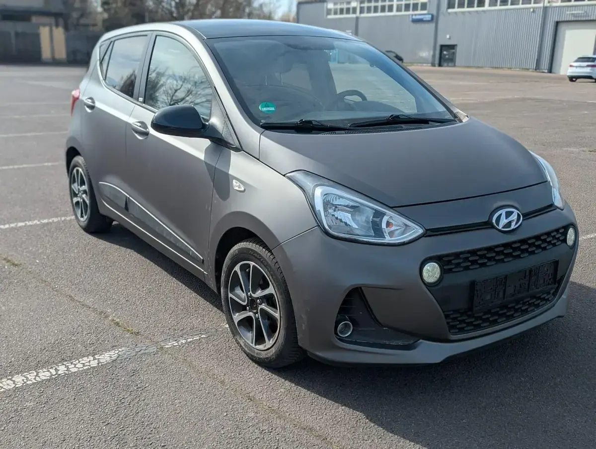 Gebraucht Hyundai i10 87 PS (63 kW) 2019 Grau Kleinwagen