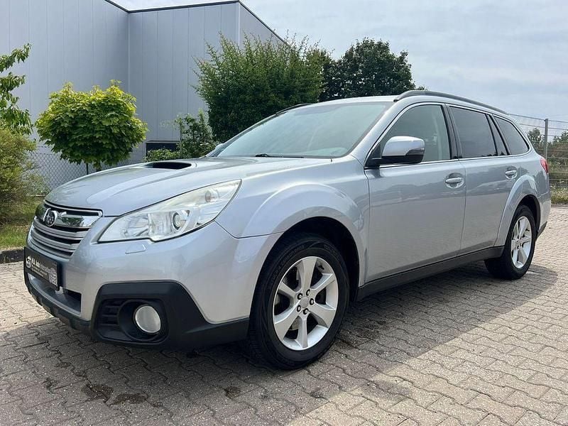 Silber Gebraucht 2014 Subaru Legacy Comfort Kombi | 2.490 € - Bild 1/4