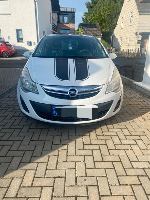 Weiß Gebraucht 2011 Opel Corsa Kleinwagen | 2.200 € (Fairer Preis) - Bild 1/4