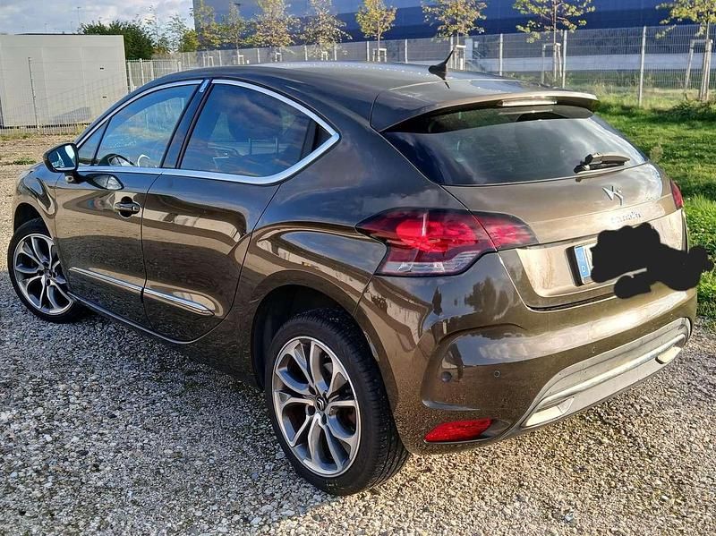 Braun Gebraucht 2011 Citroën DS4 Sport Chic Kleinwagen | 6.990 € (Etwas zu teuer) - Bild 1/4